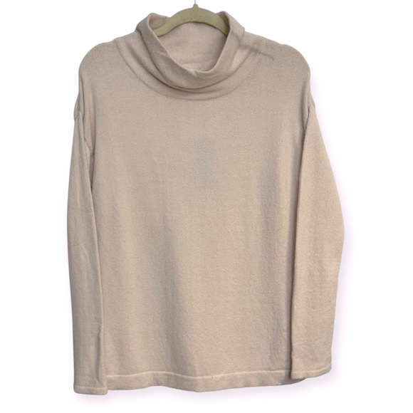 Anthropologie: W5 Women’s Soft Blush Turtleneck Sweater Size M *222 - Picture 2 of 5